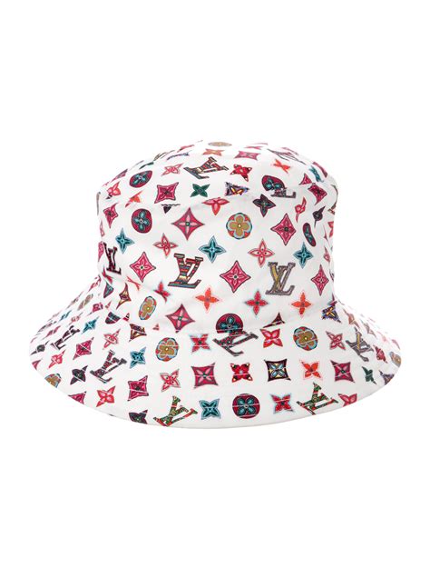 white louis vuitton bucket hat